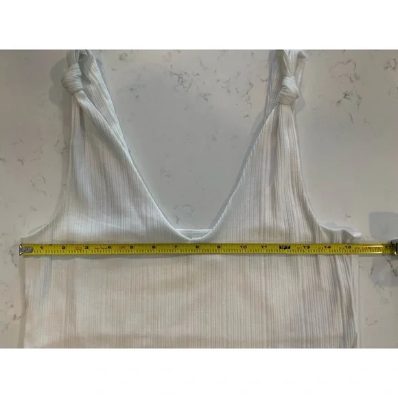 H&M Cream Crop Top, Size M - Picture 7 of 9